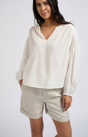 Chemisier YAYA Woven top with V-neck, long sleeves and shoulder details Femme Blanche | QTMACIV-75